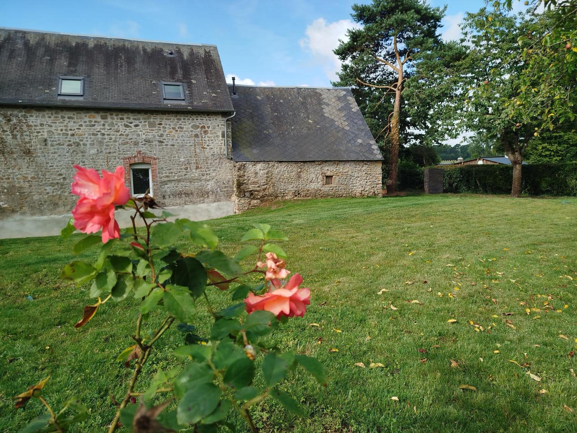 Le Gite De La Haie Portee Lignieres-Orgeres Eksteriør billede